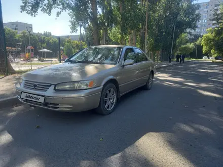 Toyota Camry 1999 года за 3 300 000 тг. в Павлодар – фото 2