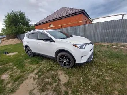 Toyota RAV4 2017 года за 10 500 000 тг. в Актобе – фото 6