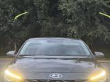 Hyundai Elantra 2023 года за 12 500 000 тг. в Уральск – фото 3