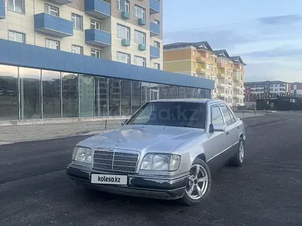 Mercedes-Benz E 220 1993 года за 1 500 000 тг. в Тараз – фото 2