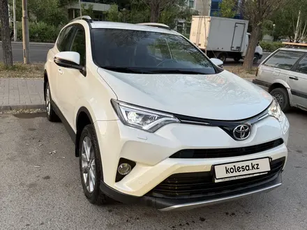 Toyota RAV4 2016 года за 12 800 000 тг. в Астана – фото 3