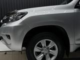 Toyota Land Cruiser Prado 2020 года за 18 990 000 тг. в Уральск – фото 3