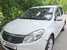 Renault Sandero, 2013