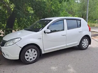 Renault Sandero, 2013