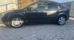 Ford Focus 2006 года за 1 600 000 тг. в Костанай – фото 2