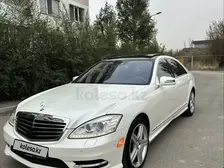 Mercedes-Benz S-Class, 2010