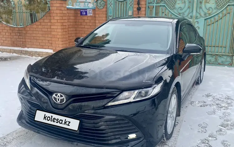 Toyota Camry 2021 года за 14 700 000 тг. в Актобе