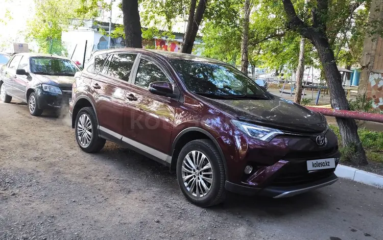 Toyota RAV4 2018 года за 10 000 000 тг. в Караганда