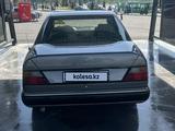 Mercedes-Benz E 220 1993 года за 1 700 000 тг. в Алматы – фото 4