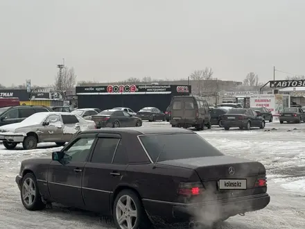 Mercedes-Benz E 320 1992 года за 2 300 000 тг. в Караганда – фото 4