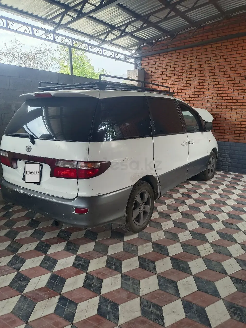 Toyota Previa, 2001