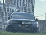 Volkswagen Touareg 2011 года за 12 850 000 тг. в Астана – фото 2