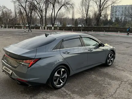 Hyundai Elantra 2021 года за 10 800 000 тг. в Шымкент – фото 2