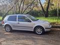 Volkswagen Golf 2001 годаүшін2 500 000 тг. в Алматы