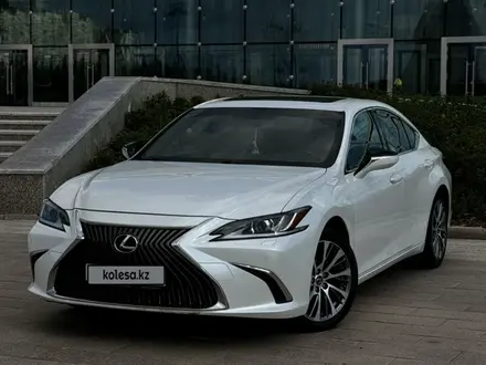 Lexus ES 250 2021 года за 22 500 000 тг. в Астана