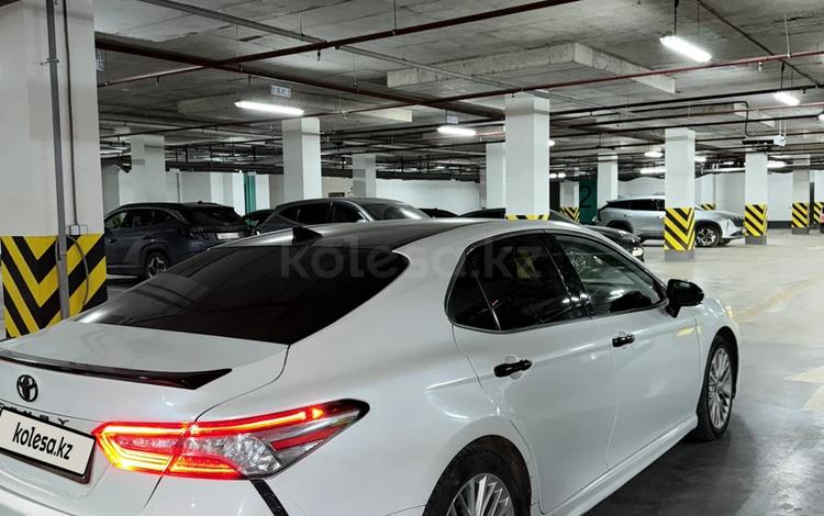 Toyota Camry — миниатюра 5