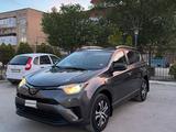 Toyota RAV4 2017 года за 8 590 000 тг. в Жанаозен