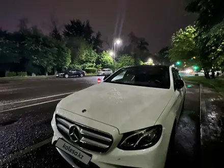 Mercedes-Benz E 200 2018 года за 21 000 000 тг. в Алматы – фото 19