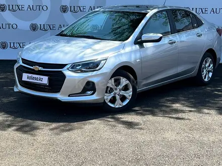 Chevrolet Onix 2022 года за 7 690 000 тг. в Шымкент