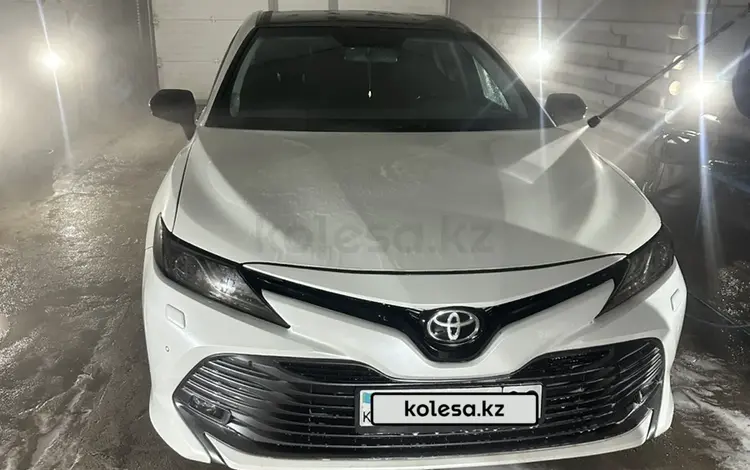 Toyota Camry 2019 года за 14 000 000 тг. в Караганда