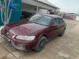 Toyota Camry 1998 годаүшін3 000 000 тг. в Жанаозен – фото 2