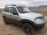 Chevrolet Niva 2014 годаүшін3 600 000 тг. в Атырау – фото 2