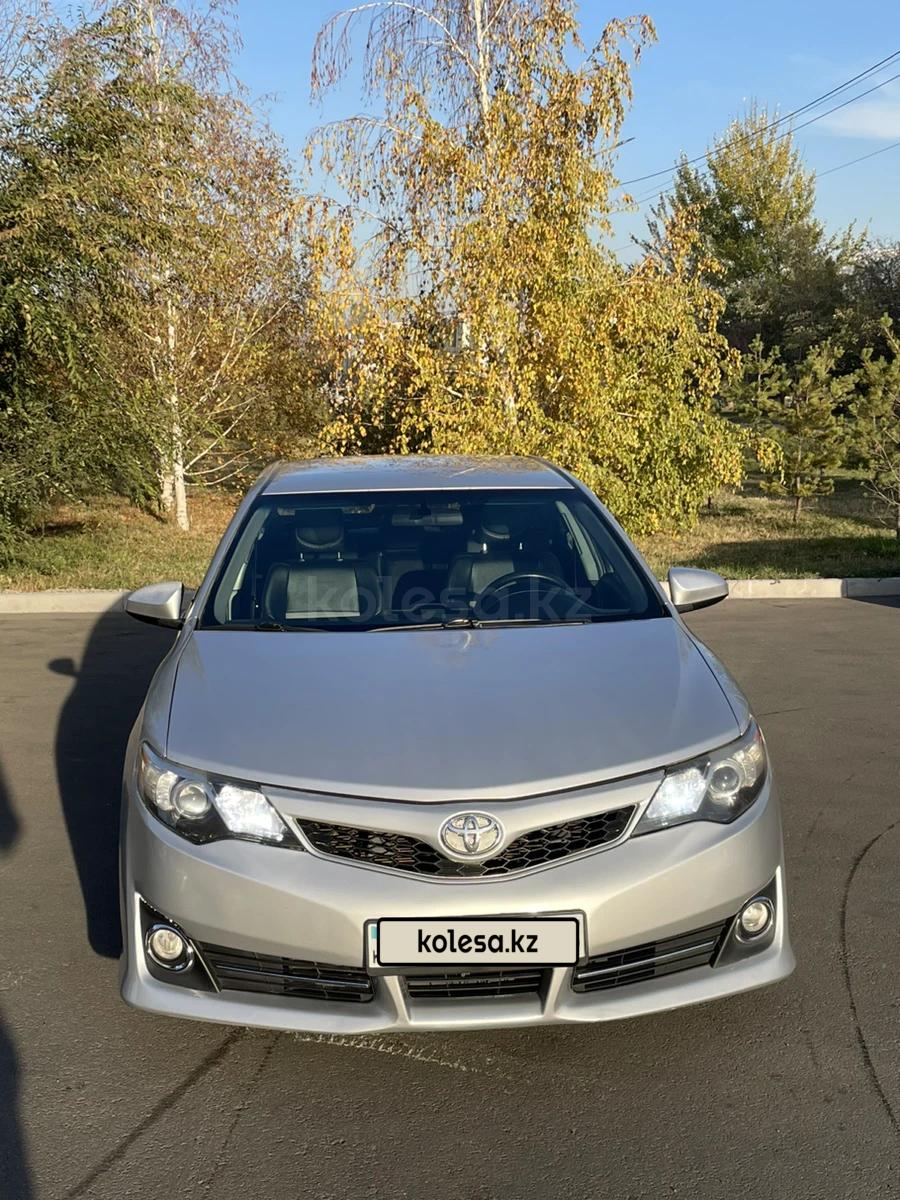 Toyota Camry 2012 г.