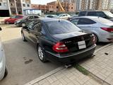 Mercedes-Benz E 320 2004 годаүшін4 900 000 тг. в Астана – фото 5