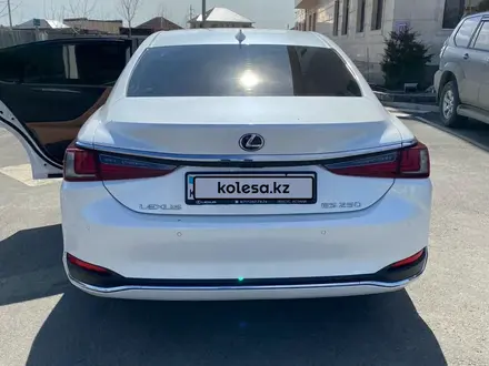 Lexus ES 250 2021 года за 24 500 000 тг. в Атырау – фото 6