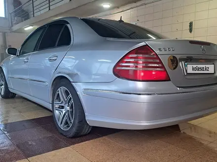 Mercedes-Benz E 350 2005 года за 4 500 000 тг. в Астана – фото 16