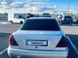 Mercedes-Benz C 180 1994 года за 1 300 000 тг. в Астана – фото 2