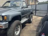 Toyota Hilux Surf 1988 годаүшін3 500 000 тг. в Алматы – фото 2