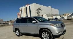 Toyota Highlander 2011 года за 12 500 000 тг. в Актау – фото 2