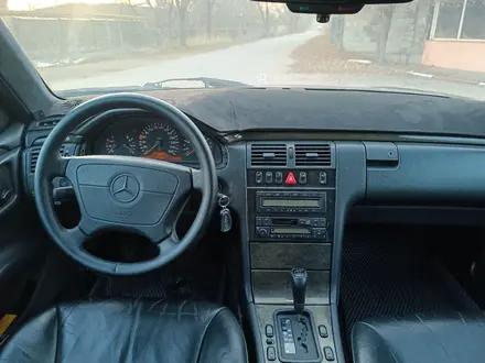 Mercedes-Benz E 320 1996 года за 3 500 000 тг. в Алматы – фото 8