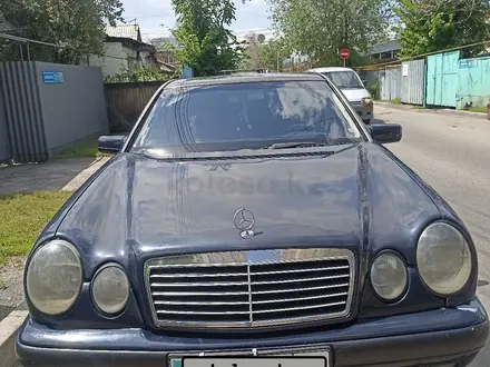 Mercedes-Benz E 280 1998 годаүшін2 700 000 тг. в Алматы