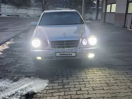 Mercedes-Benz E 230 1995 года за 3 500 000 тг. в Талгар – фото 10