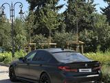 BMW 540 2018 года за 21 500 000 тг. в Алматы – фото 2
