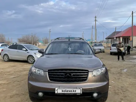 Infiniti FX35 2005 года за 4 400 000 тг. в Актобе – фото 2