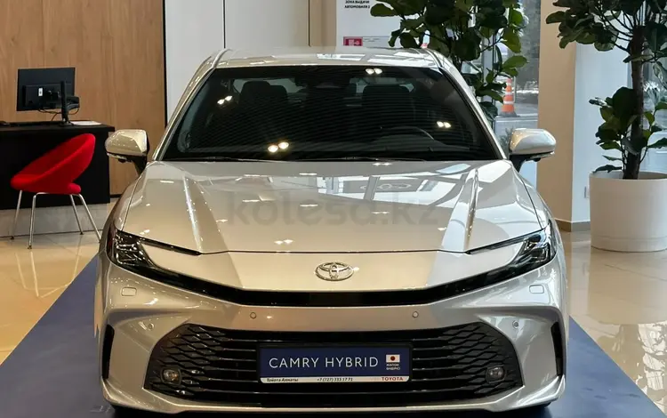 Toyota Camry Luxe eCVT 2025 годаүшін26 190 000 тг. в Алматы