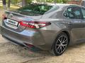 Toyota Camry 2021 года за 13 000 000 тг. в Уральск – фото 5