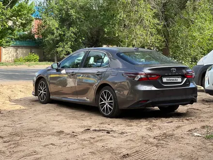 Toyota Camry 2021 года за 13 000 000 тг. в Уральск – фото 8