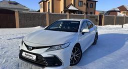 Toyota Camry 2021 года за 16 800 000 тг. в Актобе