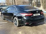 Toyota Camry 2019 года за 12 500 000 тг. в Шу – фото 4