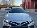 Toyota Camry 2021 года за 14 300 000 тг. в Актау – фото 3