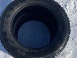 Зимние шины в отличном состоянии за 130 000 тг. в Усть-Каменогорск