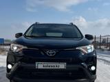 Toyota RAV4 2018 года за 10 000 000 тг. в Атырау – фото 3