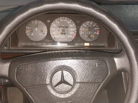 Mercedes-Benz E 220 1995 года за 2 100 000 тг. в Алматы – фото 17