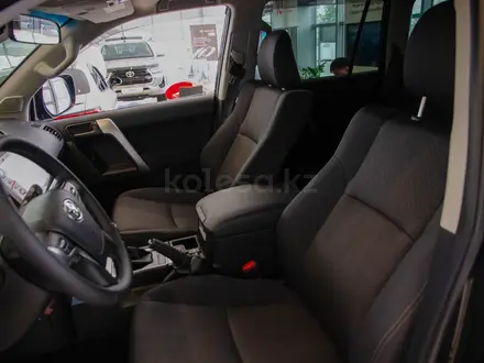 Toyota Land Cruiser Prado Comfort 2023 года за 25 497 000 тг. в Атырау – фото 14