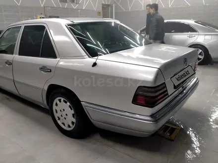 Mercedes-Benz E 280 1994 года за 2 300 000 тг. в Туркестан – фото 10