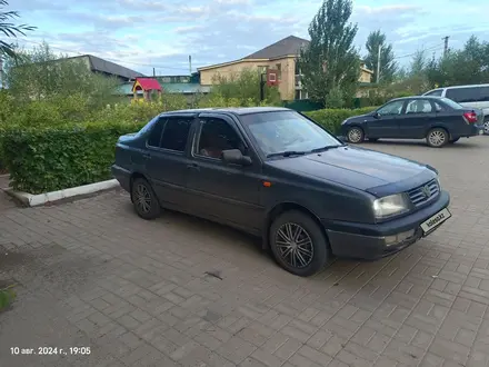 Volkswagen Vento 1993 года за 1 800 000 тг. в Астана – фото 9